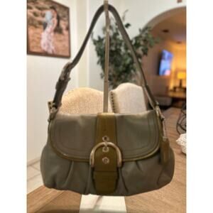 Vintage Coach Soho Pleated Buckle Shoulder Bag F15204